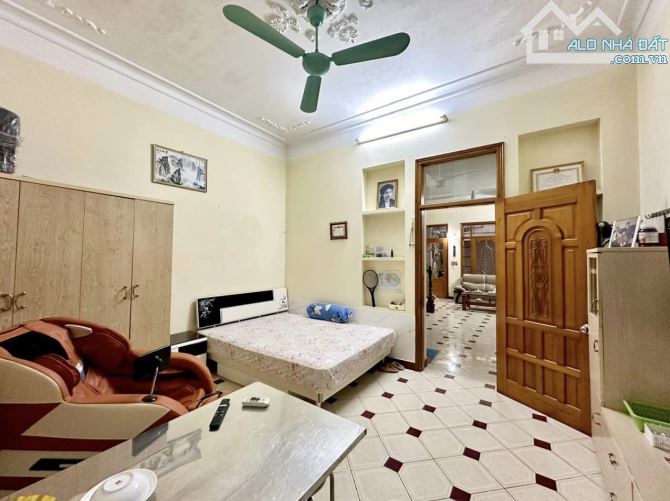 ⚜️ Nhà Mặt ngõ 25 Vũ Ngọc Phan, Đống Đa, Ô tô tránh, 90m2 5T MT 5m,  Chỉ 22.5 Tỷ ⚜️ - 2