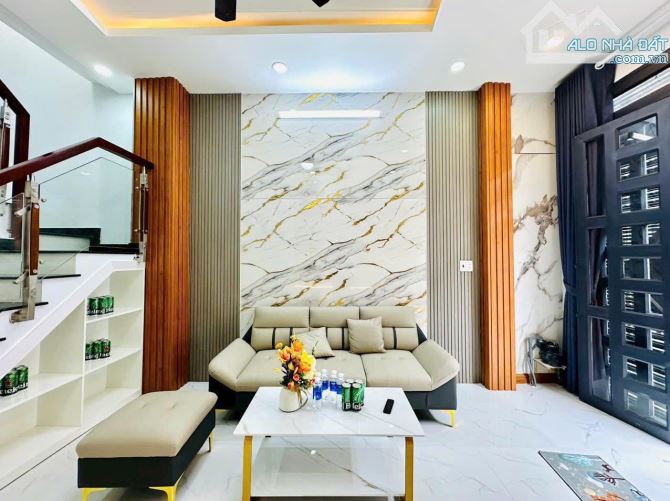 Cô 5 bán căn nhà đang ở Lý Chính Thắng,Võ thị sáu Q3 DT:46m2 Giá:3tỷ550 - 3