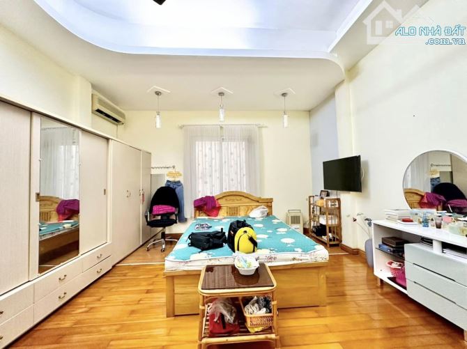 ⚜️ Nhà Mặt ngõ 25 Vũ Ngọc Phan, Đống Đa, Ô tô tránh, 90m2 5T MT 5m,  Chỉ 22.5 Tỷ ⚜️ - 3