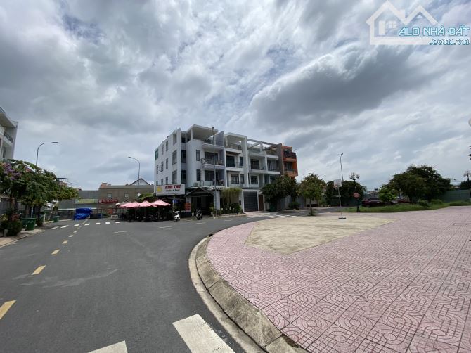 Bán nhà mặt tiền  đường Tăng nhơn phú, Dự án Tocontap - Phước long B, Quận 9 11,5 tỷ / 251 - 3