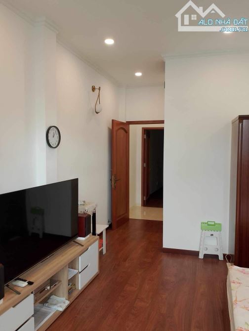 QUẬN 1 - TRẦN HƯNG ĐẠO NGAY BỘ CÔNG AN - HẺM 8m - DT 4.5 x 15m - CHỈ 19.5 TỶ - 5