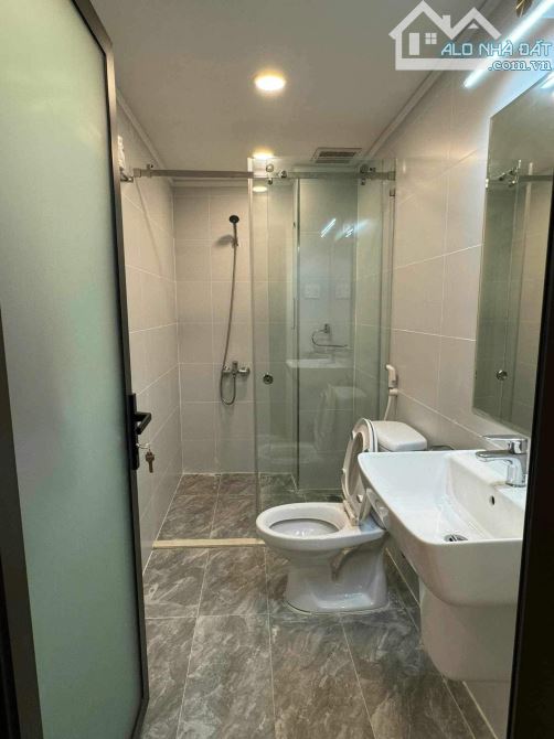QUẬN 1 - TRẦN HƯNG ĐẠO NGAY BỘ CÔNG AN - HẺM 8m - DT 4.5 x 15m - CHỈ 19.5 TỶ - 6