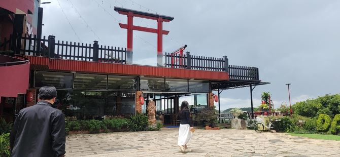 Bán lô đất trên đỉnh đồi View tại Đà Lạt, đang kd du lịch gần 7000m2, mặt tiền đường lớn - 7