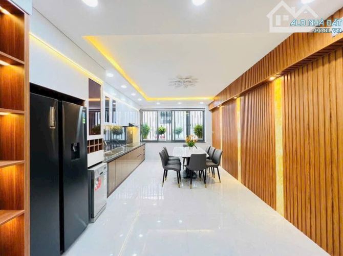 ĐẠI HẠ GIÁ CHỈ CÒN 9,9 TỶ CHO NHÀ ĐẸP HẺM THÔNG LÊ ĐỨC THỌ P17 CÓ THANG MÁY DT 4x18 - 8