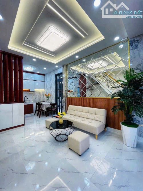 Bán nhà xoay vốn làm ăn Huỳnh Văn Bánh , P15,Quận phú Nhuận DT:42,1m2 Giá: 3 tỷ570