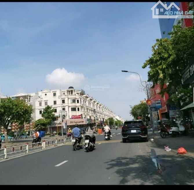 Bán nhà quận Gò Vấp, Nguyễn Văn Lượng, hẻm xe hơi đỗ cổng, 70M², hơn 4 tỷ.