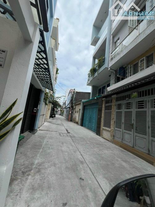 Quận 10, nhà 2 mặt hẻm xe hơi, khu VIP 3 tháng 2, 100m2, 17 tỷ