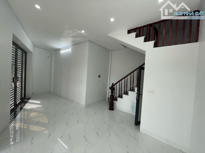 SIÊU PHẨM MẶT SÔNG SÉT_VỈA HÈ,KINH DOANH, ÔTÔ _42.5M2_HIẾM,ĐẸP