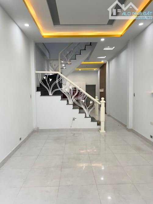 Bán nhà quận 6, Cư xá Phú Lâm B, 69m2, 3 tầng, 8.5 tỷ