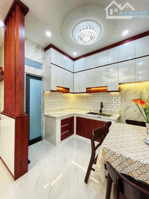 Bán nhà xoay vốn làm ăn Huỳnh Văn Bánh , P15,Quận phú Nhuận DT:42,1m2 Giá: 3 tỷ570 - 1