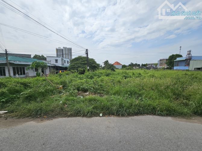 Đất 371m ngang 12m mặt tiền óng nước gần chợ Đông Hòa Tp Dĩ An - 1