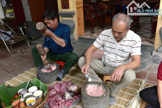 NHÀ DÂN XÂY KIÊN CỐ - Ô TÔ TẬN CỬA - NGÕ RỘNG THOÁNG - GẦN CHỢ - SỔ NỞ HẬU - FULL NỘI THẤT - 2