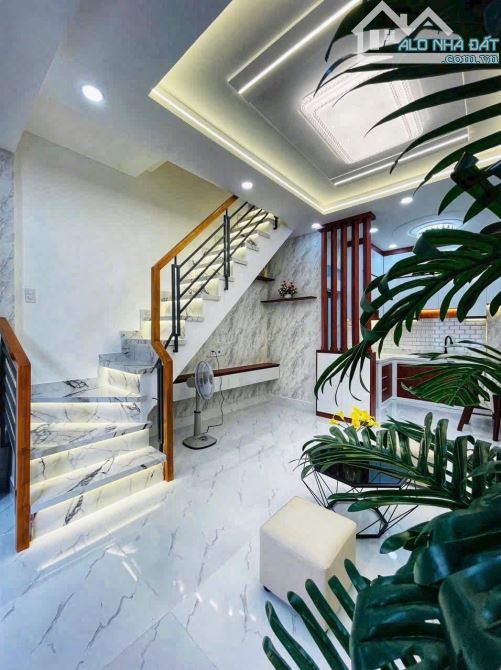 Bán nhà xoay vốn làm ăn Huỳnh Văn Bánh , P15,Quận phú Nhuận DT:42,1m2 Giá: 3 tỷ570 - 8