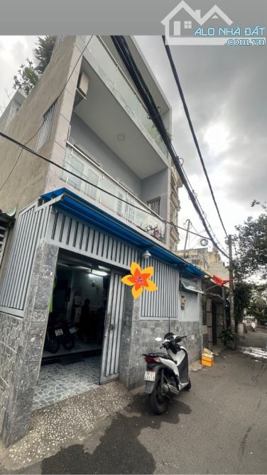 Bán NHÀ NGUYỄN VĂN KHỐI - GẦN CÔNG VIÊN LÀNG HOA - HXH THÔNG -NGANG 6.4M - 3 TẦNG- 6 tỷ
