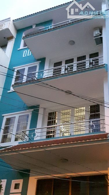 nhà mặt tiền Trần Quang Diệu (Q3), 5.3x11m, 3 lầu, HĐ thuê 40 triệu, giá 20 tỷ