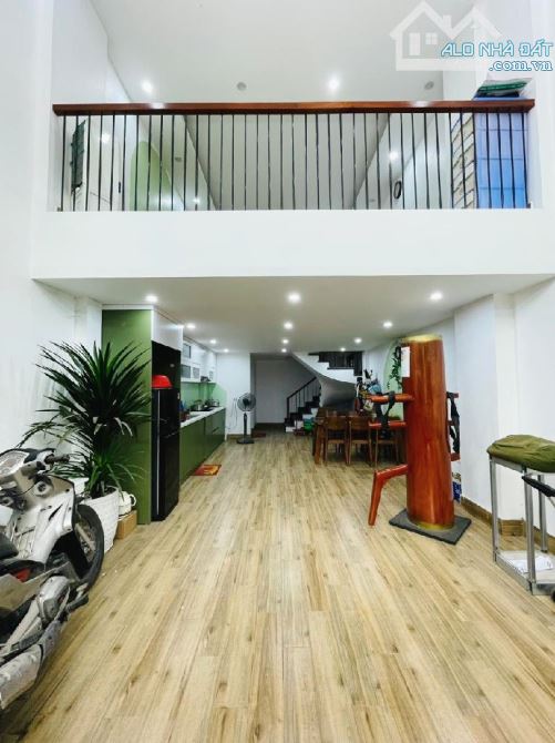 Nhà dân xây, Ô Tô đỗ, Kinh doanh, view đẹp, 54m2, giá 6 tỷ