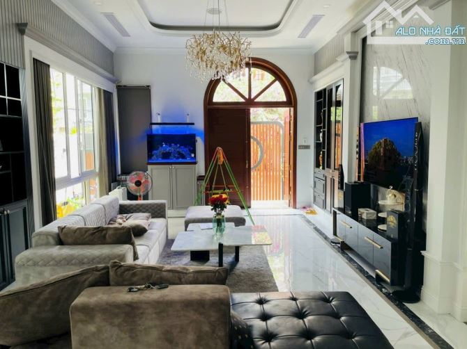 Bán biệt thự An Phú, DT 10x15m, 3 tầng. HĐT 70tr giá 44 tỷ