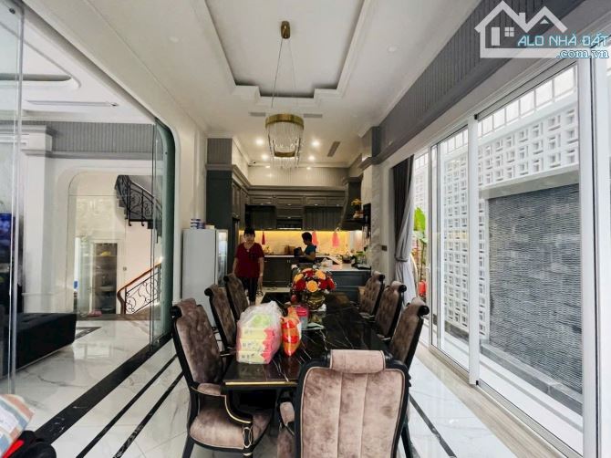 Bán biệt thự An Phú, DT 10x15m, 3 tầng. HĐT 70tr giá 44 tỷ - 1