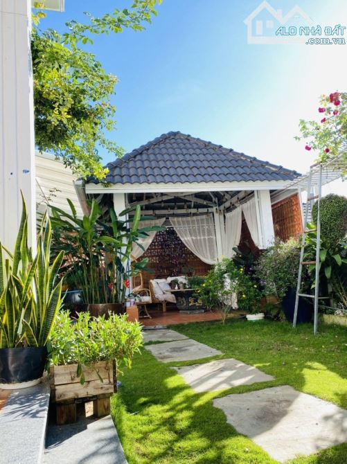 Villa góc 2 mặt tiền, đường ô tô vào tận nơi cách nhà thờ Con Gà chỉ 5 phút đi bộ - 12 tỷ - 2