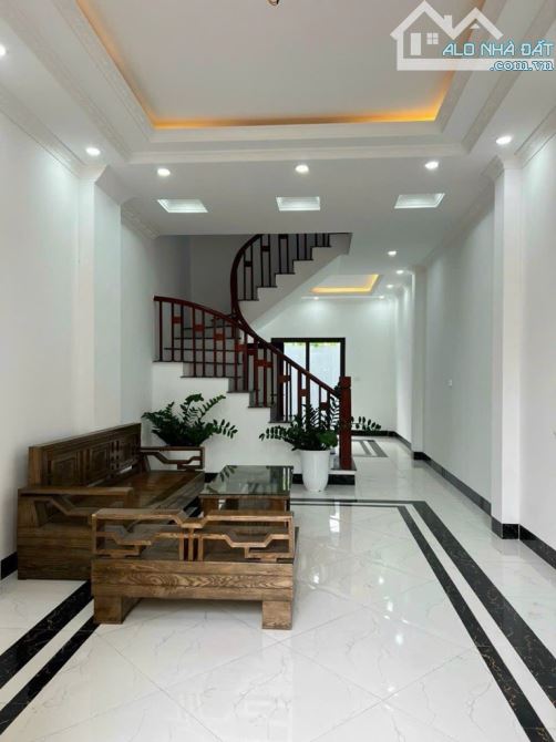 Bán nhà Thạch Bàn , Long Biên , 63m2 4 tầng gần ô tô 6,1 tỷ - 2