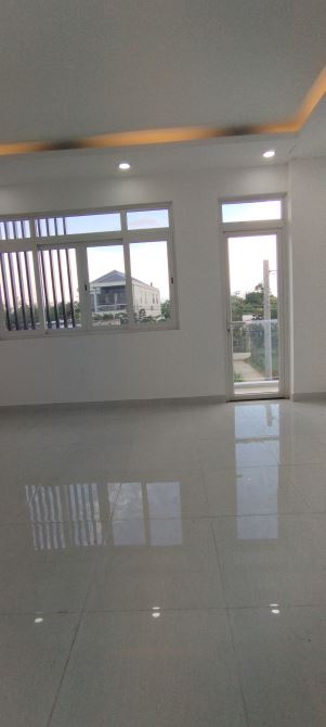 BÁN NHÀ 1 LẦU NGAY NGÃ BA TÂN KIM. 93M2, SHR, CHỈ 1 TỶ 5 có TL - 2