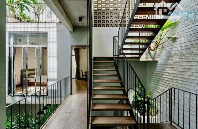 Bán nhà 3 tầng thiết kế hiện đại Dt 120m2 thuộc KĐT Hà Quang 2, ngang 8m, giá 9.5 tỷ - 2