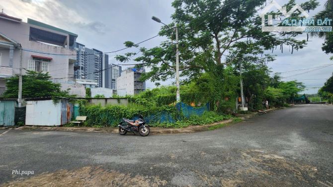 Đất nền lô góc 117m Làng Đại Học, sổ đỏ, 70 triệu - 2