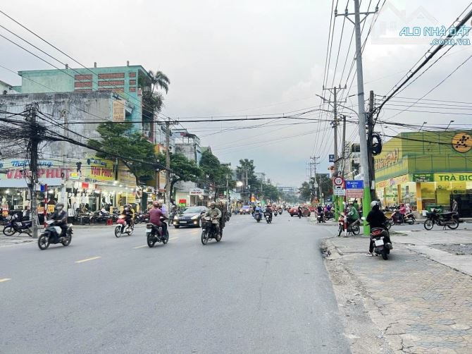 Nhà mặt tiền Nguyễn Trãi 202m ngang 7m , sát ngã Tư . Tp Dĩ An - 3