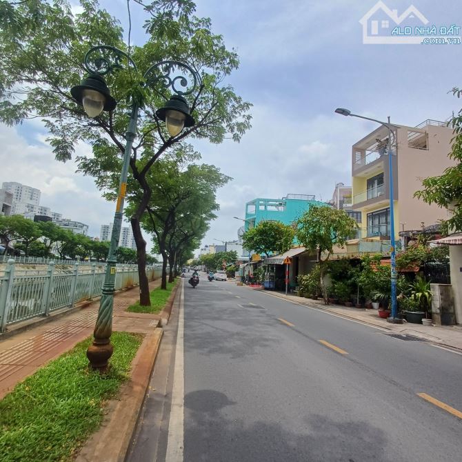 NHÀ PHỐ  78m2, LO GOM P8,QUẬN 6 👉 80𝐦𝟐 (4.6𝐦 𝐱 21𝐦).  💰 8.7t𝐲̉ (TL). - 4