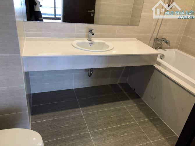 Cho thuê căn hộ chung cư Việt Đức Complex 80m², 39 Lê Văn Lương. 2 phòng ngủ đồ cơ bản.
