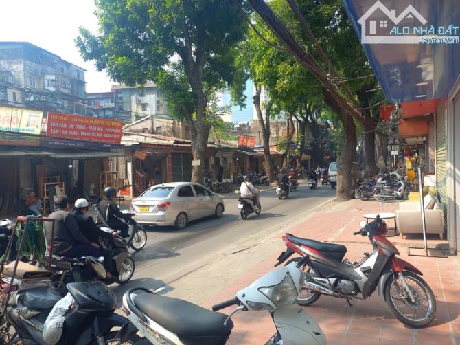 BÁN NHẦ 3 TẦNG MẶT PHỐ ĐÊ LA THÀNH, KINH DOANH SẦM UẤT, DT 50M2, MT 4M, GIÁ  15,8TỶ.