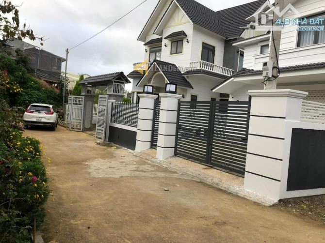 VILLA SÂN VƯỜN 374M2 NGANG 10M HẺM Ô TÔ LỚN NAM HỒ, SRXD HOÀN CÔNG GIÁ 15 TỶ TL