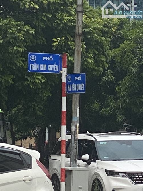 Trần Kim Xuyến, mặt phố, lô góc vỉa hè 200m giá 80 tỷ