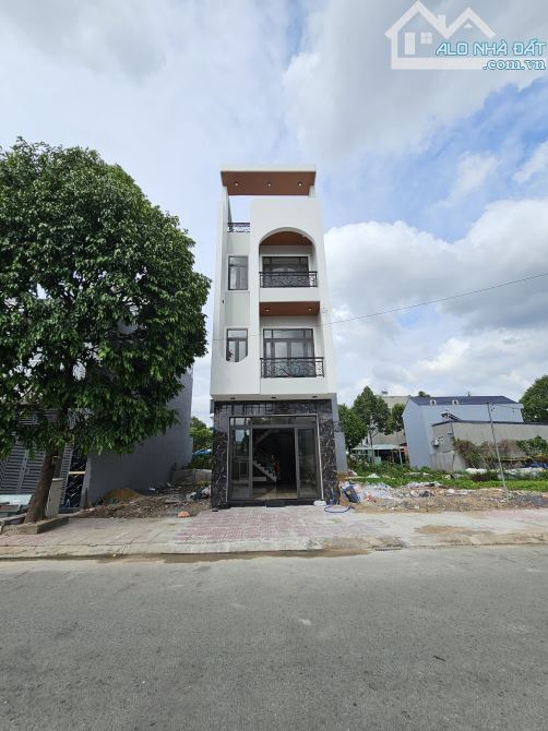 Bán nhà mới 1T2L 4.5x17m Đường Số 2 KDC Thanh Bình gần VSIP1 tặng nội thất