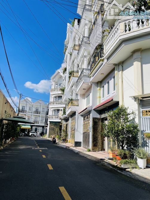 Nhà Bán Q12 Khu Phân Lô Nhà Cao Tầng-  59m2 - 3 Tầng - Sân Thượng- Đường 10m. Nhỉnh 5Tỷ.