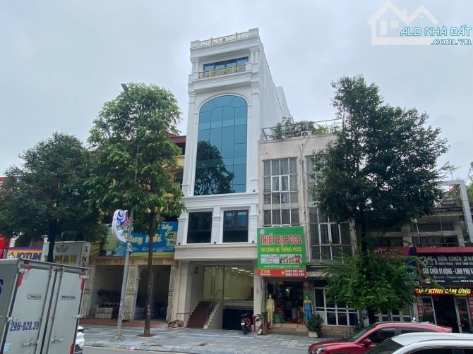 Cho thuê mặt phố Quang Trung 160m x 7 tầng 1 hầm thông sàn thang máy 100tr