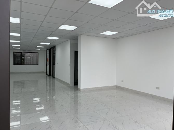 Cho thuê văn phòng 130m2 giá 18tr/tháng tại Hàm Nghi - Mỹ Đình, bàn giao đầy đủ