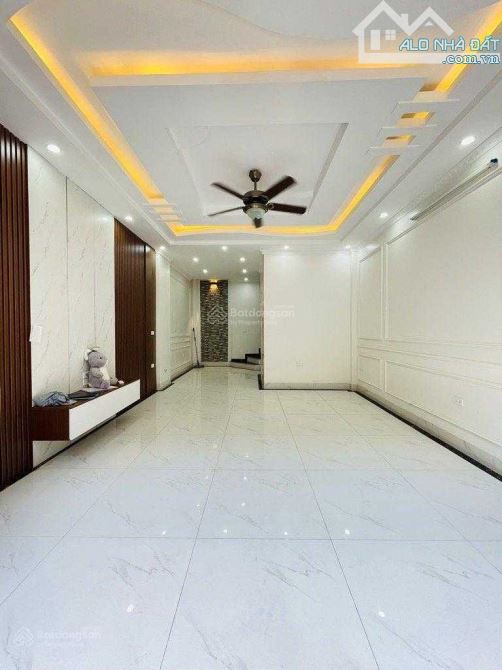 Cần bán gấp nhà 6 tầng thang máy- Hồ Tùng Mậu- Mai Dịch- Cầu Giấy- full nội thất nhỉnh 9 t - 1