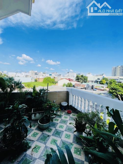 Nhà Bán Q12 Khu Phân Lô Nhà Cao Tầng-  59m2 - 3 Tầng - Sân Thượng- Đường 10m. Nhỉnh 5Tỷ. - 12