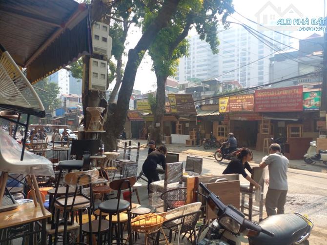 BÁN NHẦ 3 TẦNG MẶT PHỐ ĐÊ LA THÀNH, KINH DOANH SẦM UẤT, DT 50M2, MT 4M, GIÁ  15,8TỶ. - 2