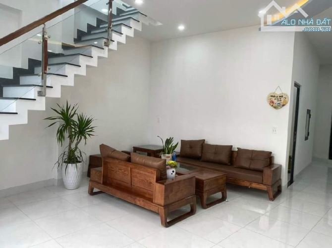 NHÀ ĐẸP 200M TỚI BIỂN, RẺ 2 TỶ HƠN NHÀ  2 TẦNG Ô THÔNG NGUYỄN CHÁNH RA BIỂN 🏠🏠🌹🌹🌹🌹🌹 - 2