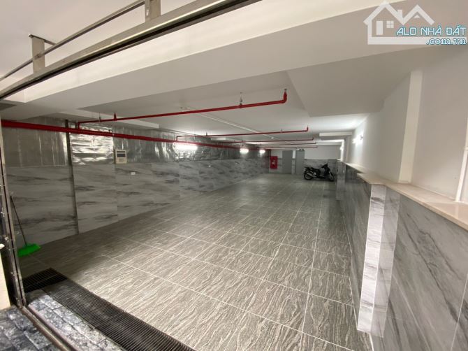 Cho thuê mặt phố Quang Trung 160m x 7 tầng 1 hầm thông sàn thang máy 100tr - 2