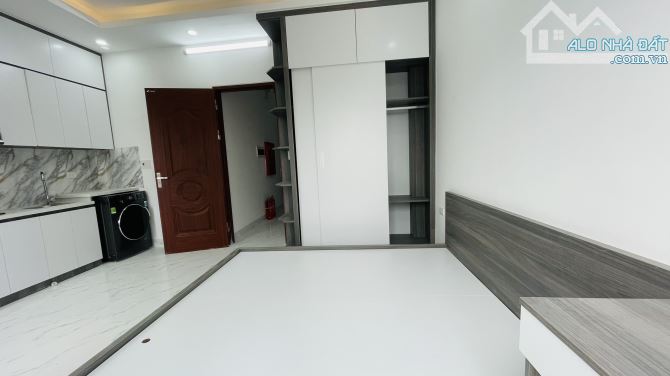 Bán Tòa CHDV 10 phòng cho thuê 60m2 x6T thang máy NT đầy đủ Hoàng Hoa Thám 12 tỷ - 9