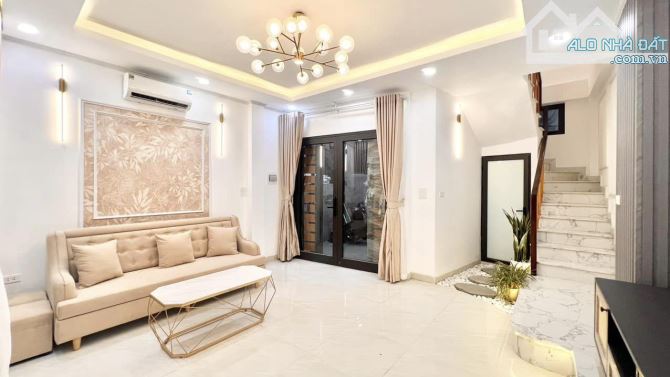 Phân Lô, Hàng Xóm VinHomes , View Biển Hồ Cát Trắng, Nhà Đẹp Ở Ngay, 32m2 Chỉ 3.x Tỷ