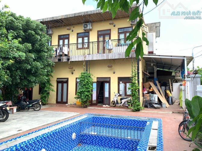 Bán 4 lô liền kề đường Vân Đài Nữ Sĩ, tặng luôn 1 căn homestay kèm hồ bơi.