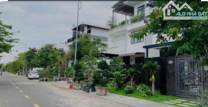 BÁN LÔ ĐẤT NGAY MT VÕ THỊ SÁU , LONG THÀNH, 200 m2 , GIÁ 1 TỶ 8, SHR