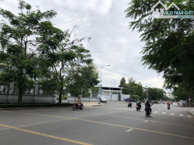Bán nhà hẽm ô tô 8 mét Chu Văn An phường 26 Bình Thạnh 76M2 giá 10 tỷ 600