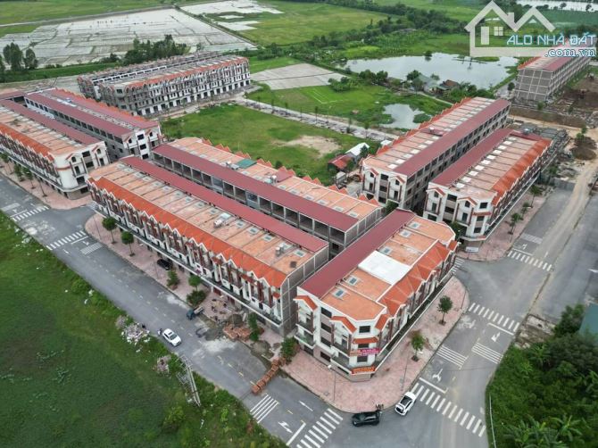 Bán nhà 4 tầng Vạn Phúc Vạn An TPBN, 76.5m2, mặt 4.5m, view hồ, giá 3,25 tỷ - 1