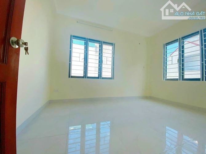 Siêu Rẻ..! Chỉ 2tỷ85 Có Nhà 4,5*T  30m2: full nội Thất ở Giáp Yên nghĩa - 1