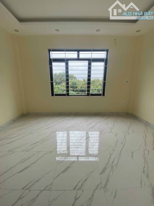 1tỷ3 -1tỷ8 có ngay nhà 3*T 35m² xây mới - ôtô đỗ cửa- Đầy đủ tiện ích- Cuối Đồng Mai - 1